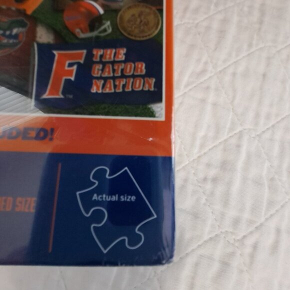 NCAA Florida Gators 500 Piece Puzzle Bonus Poster Included New In Box - Picture 3 of 8